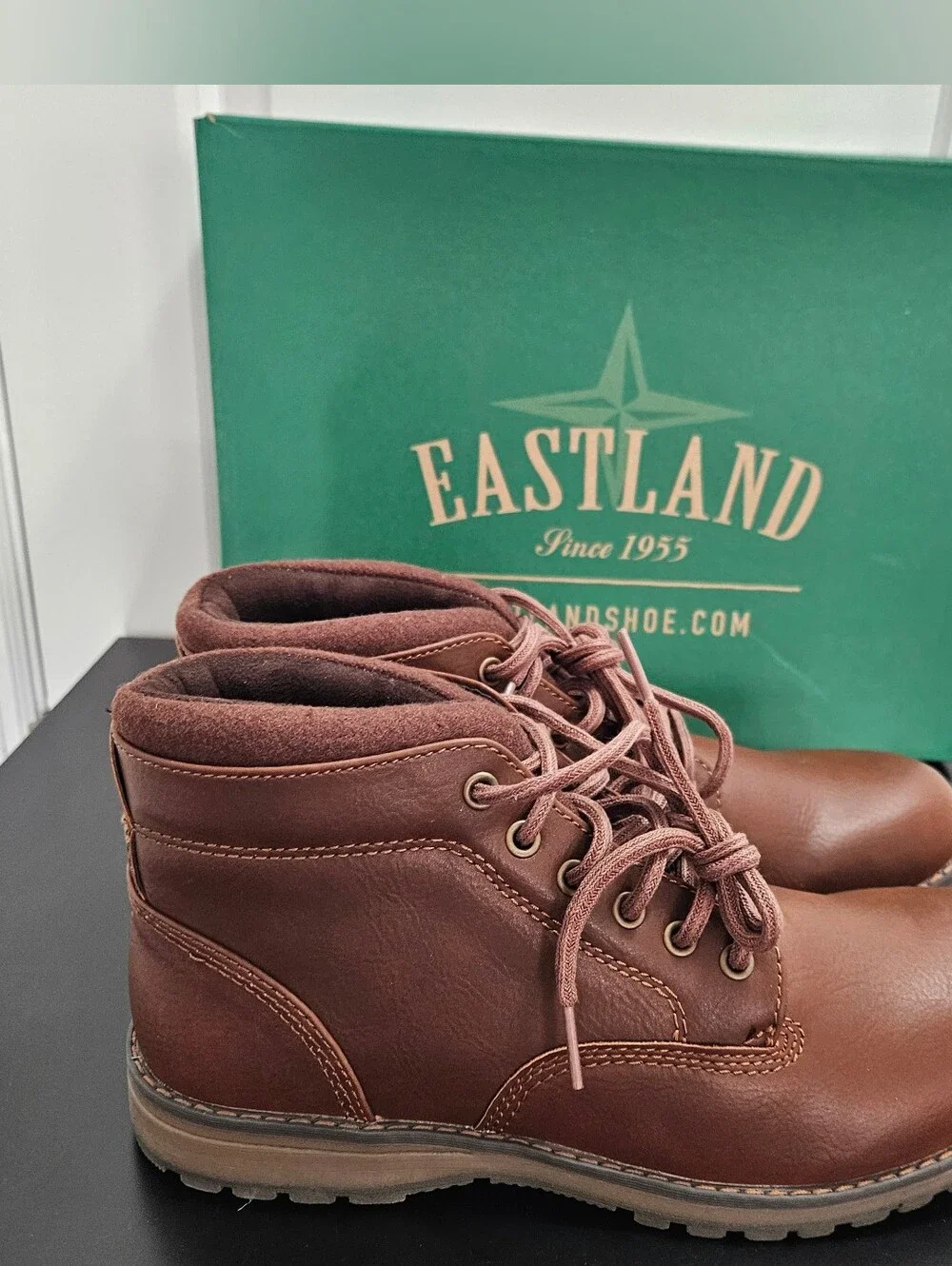 NIB Men's Eastland Finn Chukka Boots in Tan Synthetic Upper Size 9D